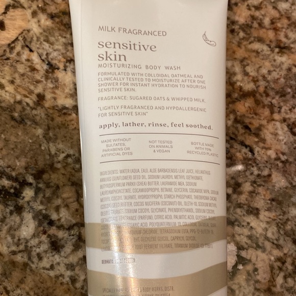 Milk Fragranced Sensitive Skin w/ Colloidal Oatmeal Moisturizing BODY WASH, NWT - Picture 5 of 7